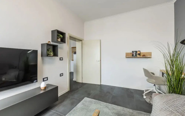 Modern Apartment With Scenic Views Earthy Vibes