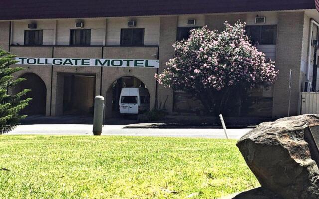 Tollgate Motel