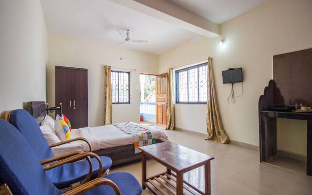 OYO 13211 Home Spacious Studio Morjim Beach