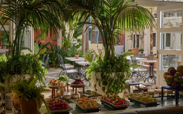 Grecotel Plaza Beach House
