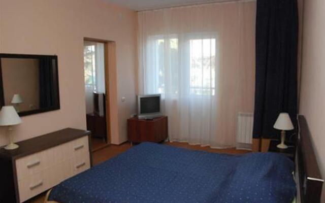 Yunost Hotel
