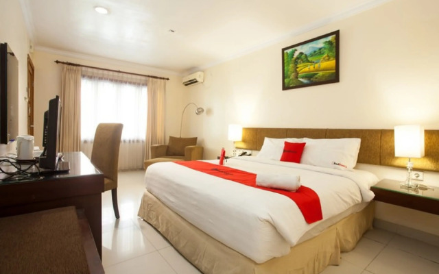 RedDoorz Premium @ Raya Nginden