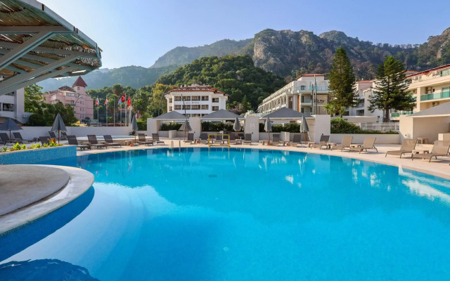 Faros Premium Beach Hotel