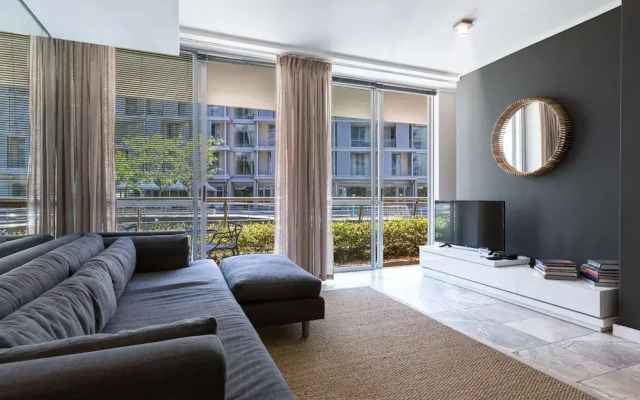 Harbour Bridge Suites 001