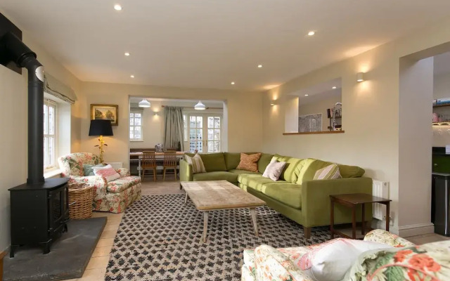Stunning 3-bed House in a Private Hidden Valley