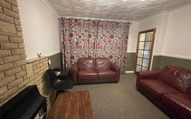 Inviting 2-bed House in Birmingham