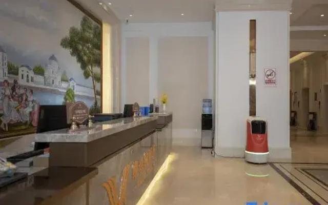Vienna Hotel (Wuyuan Moore City store)