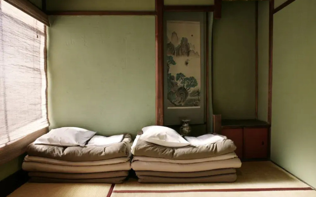 Gojo Guest House Annex - Hostel