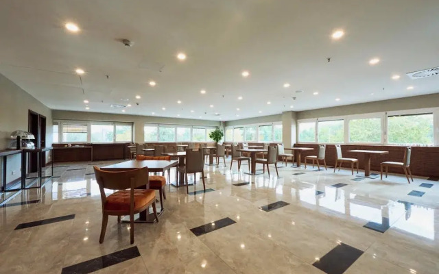 Puzzle Hotels