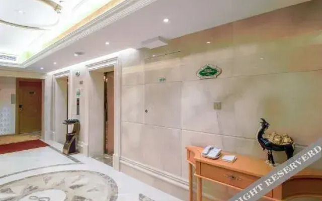 Vienna International Hotel (Nanchang Honggutan Xuefu Avenue)