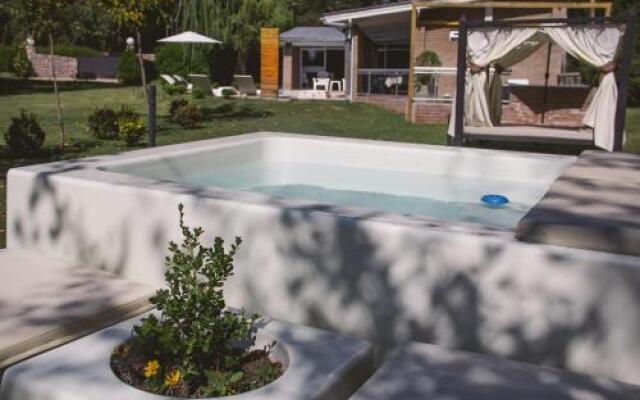 Al Rio Suites