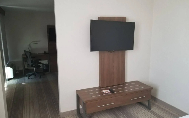 Holiday Inn Express Fullerton - Anaheim by IHG