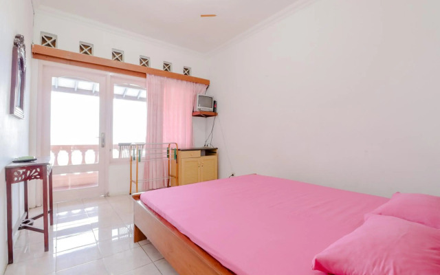 Adinda Beach Hotel and Villa by ZUZU