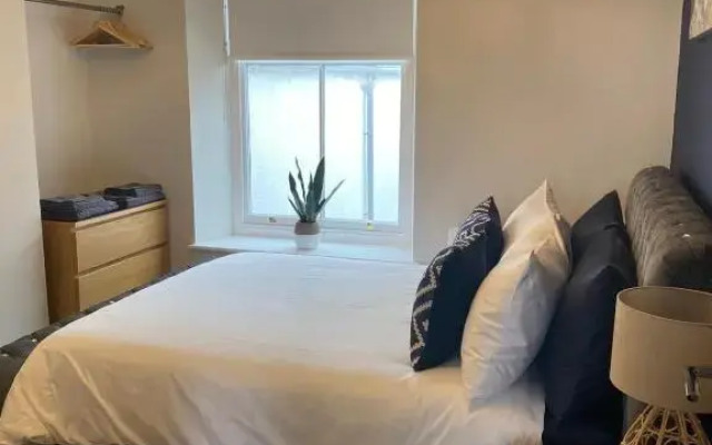 Belmont Apartment 2