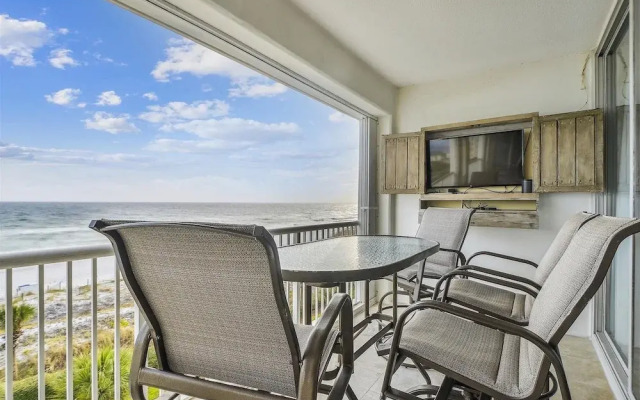 Oceania 405 3 Bedroom Condo by RedAwning