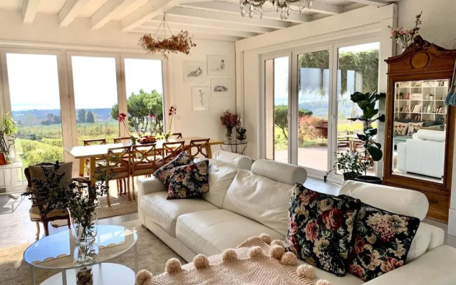 Stunning 6-bed Villa in Etoy