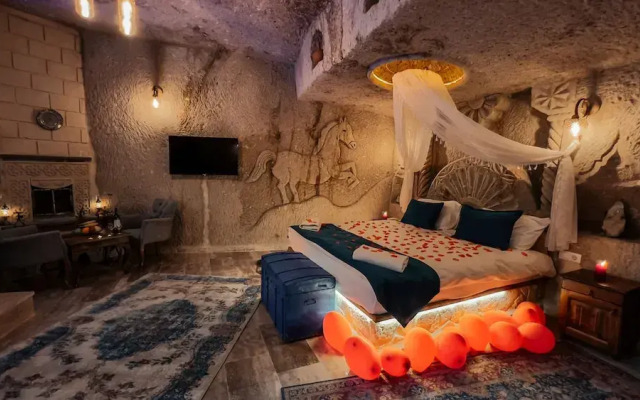 Bayar Cave Suites