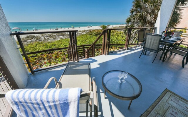 The Beach Front Apartment 3