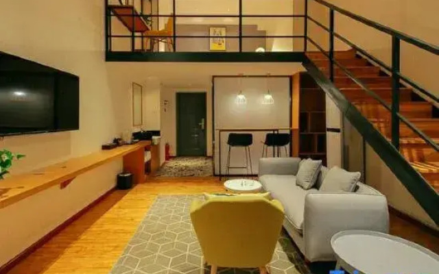 Zhengzhou Zihu Guanlan Fashion Hotel