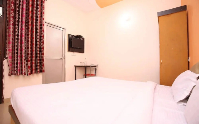 Sunshine Lodge by OYO Rooms