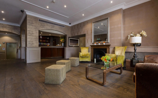 Phoenix Hotel