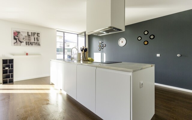 Guest H4U Bonjardim Pop Art City Center