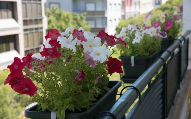 Flower Court - Guest House