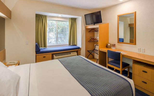Microtel Inn & Suites by Wyndham Culiacan