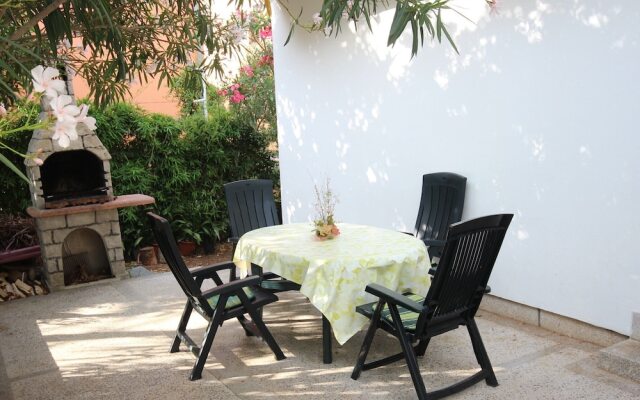 Comfortable Apartment, Zadar Borik, up To 5 Persons