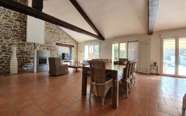 Spacious Villa With Private Swimming Pool in Marseillette