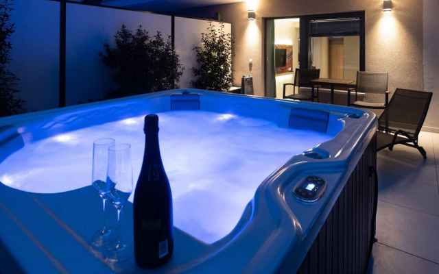 Onyx Luxury