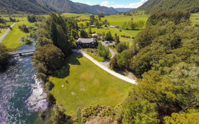 Lake Rotoroa Lodge