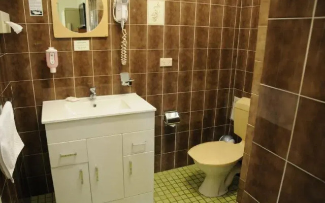 Bucketts Way Motel
