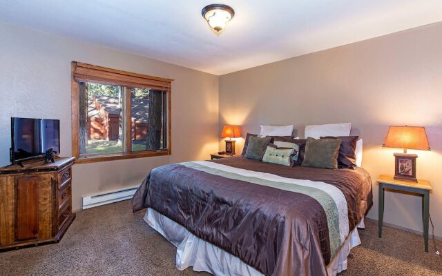 Winterset #33 - Near Golf, Shops & Eats!