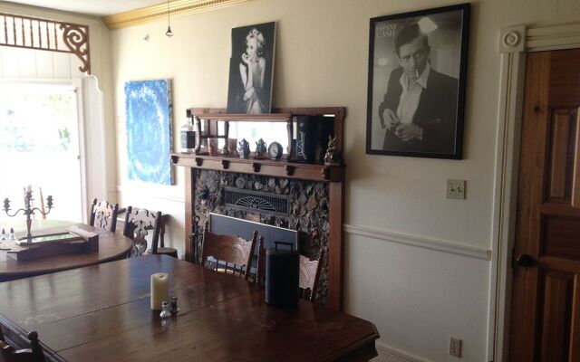 The Hostel California