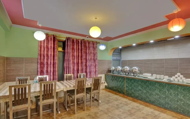 Itsy By Treebo - Chichoga Holiday Inn With River View