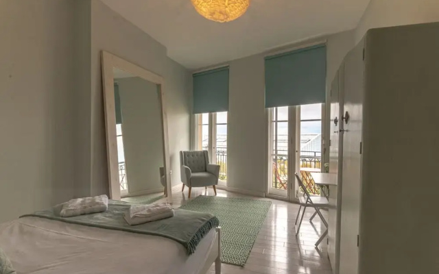 Seaview Apt Turner Contemporary Margate By Adliv
