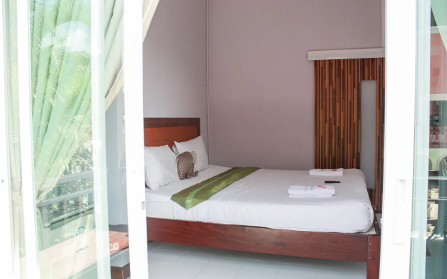 Baan Taklom Chomtalay