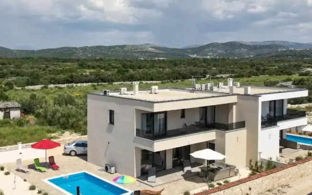 Villa Sunset With Outdoor Pool