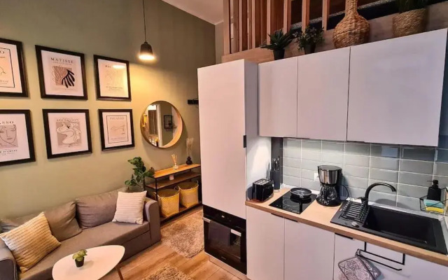 Downtown studio-loft