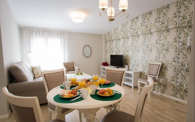 Holidays2Malaga Suites Apartments