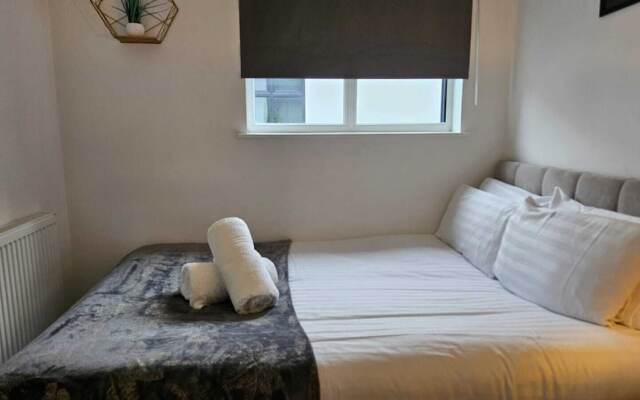 Cozy Liverpool Apartment With 2 Bedrooms