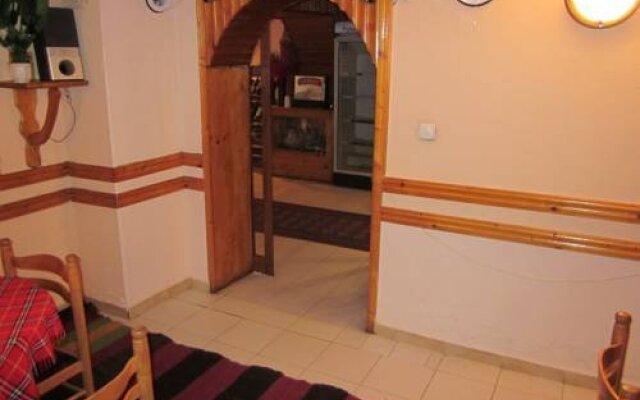 Family Hotel Karov