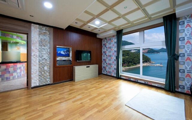 Yeosu The King Pension