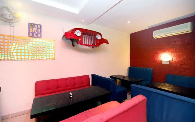 Hotel R2d by OYO Rooms