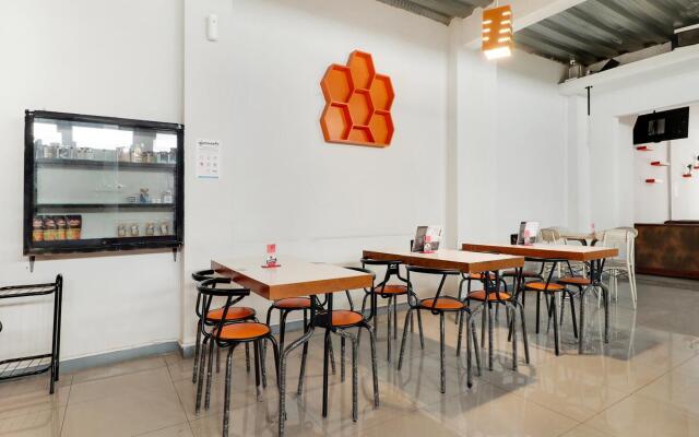 Capital O 3952 Hotel C 18 Cibaduyut