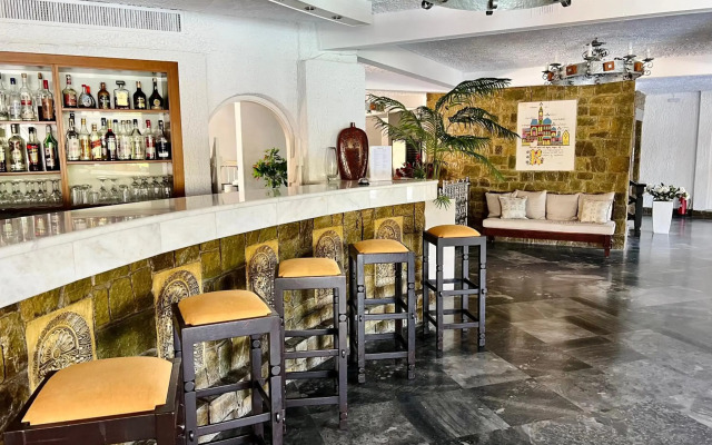 Karteros Hotel