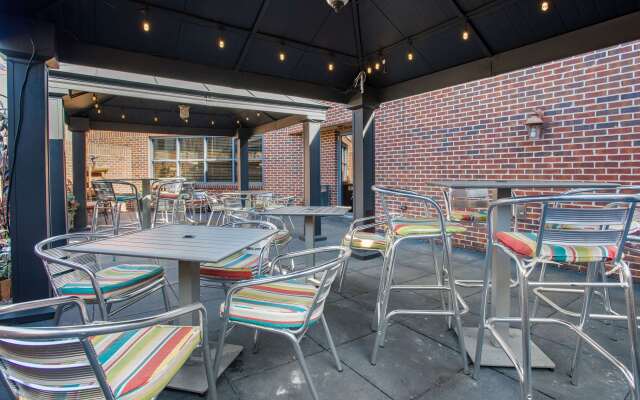 Comfort Suites Bethlehem Near Lehigh University and LVI Airport