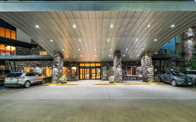 Comfort Suites Kelowna