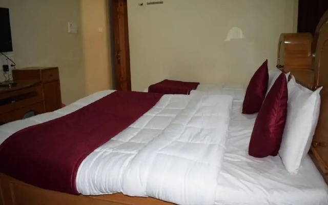 Manas Cottage Saputara